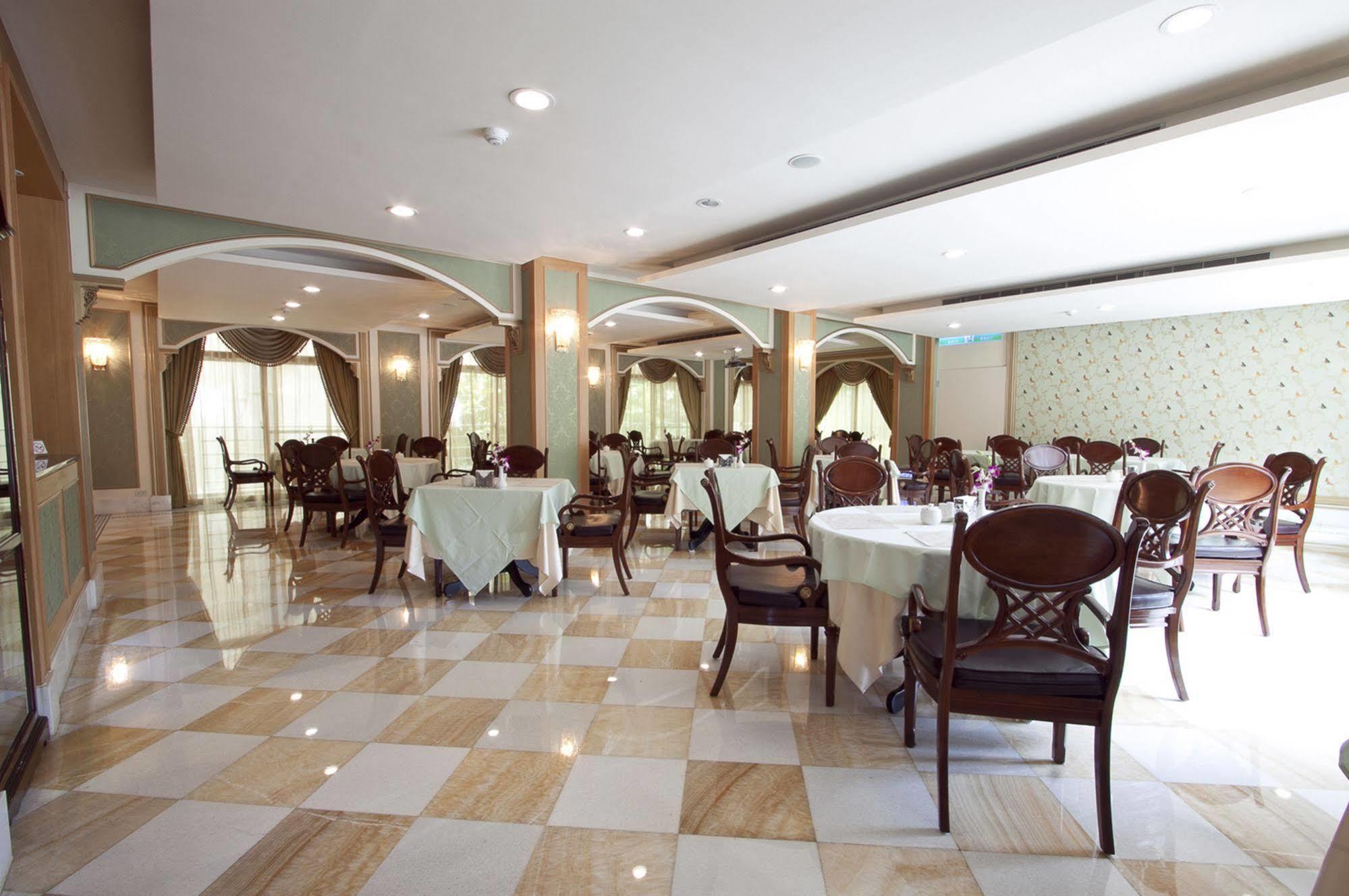 Royal Seasons Hotel Beitou Taipeh Exterior foto
