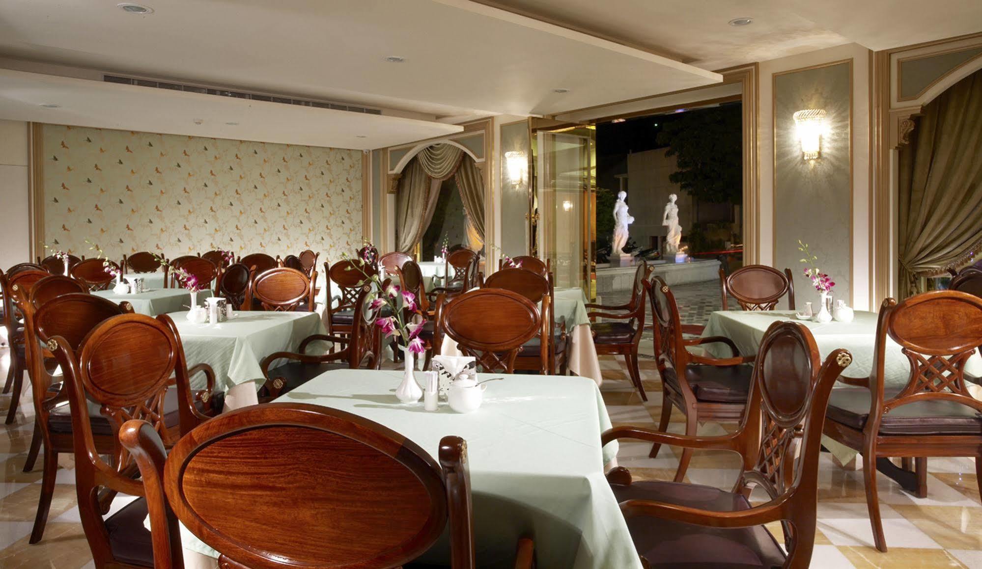 Royal Seasons Hotel Beitou Taipeh Exterior foto